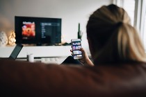 En 2024, les foyers ouest-européens abonnés à des services de streaming seront plus nombreux qu'en Amérique du Nord, révèle Ampere Analysis